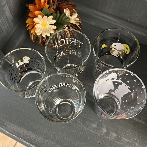 Peanuts Halloween Glass Cups Set - Picture 7 of 7